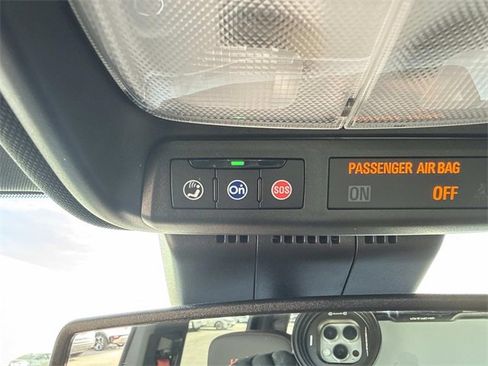 Used 2023 Chevrolet Colorado Z71 w/ Z71 Convenience Package 2 image 18