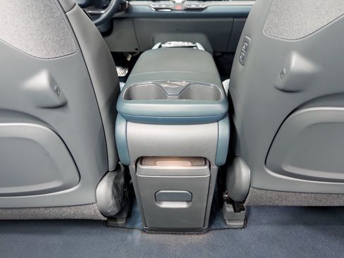 Used 2024 Kia EV9 GT-Line AWD/4WD image 24