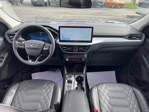 Used 2024 Ford Escape Platinum w/ Premium Technology Package AWD/4WD image 38