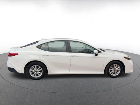 Used 2025 Toyota Camry LE image 11