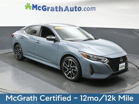 Used 2025 Nissan Sentra SR FWD image 2