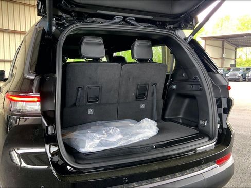 New 2026 Jeep Grand Cherokee L 4WD image 5