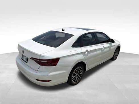 Used 2020 Volkswagen Jetta SE w/ SE Cold Weather Package FWD image 3