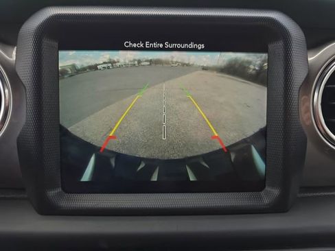 Used 2018 Jeep Wrangler Unlimited Sahara image 24