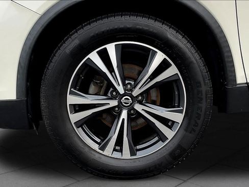 Used 2018 Nissan Rogue SL w/ Premium Package AWD/4WD image 11