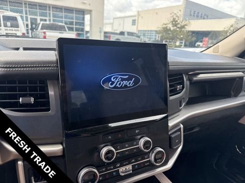 Used 2024 Ford Expedition XLT image 11