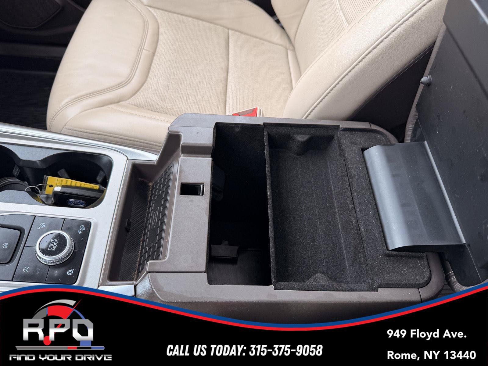 Used 2020 Ford Explorer Platinum w/ Premium Technology Package AWD/4WD image 36