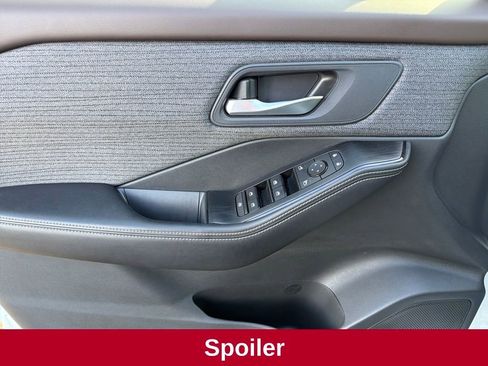 Used 2021 Nissan Rogue SV image 12