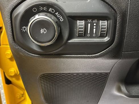 Used 2020 Jeep Wrangler Unlimited Sahara AWD/4WD image 12