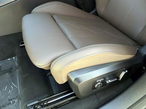 New 2026 BMW X3 xDrive30 w/ M Sport Package AWD/4WD image 17