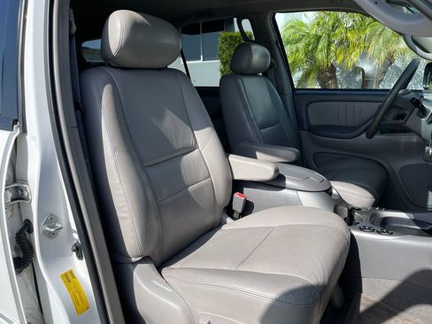 Used 2002 Toyota Sequoia Limited image 24
