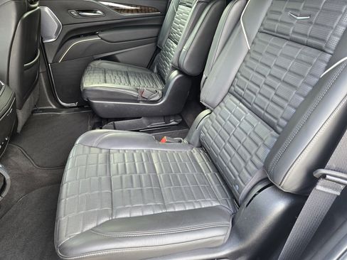 Used 2024 Cadillac Escalade Sport Platinum image 34