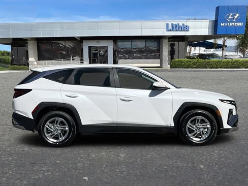 New 2025 Hyundai Tucson SE image 8