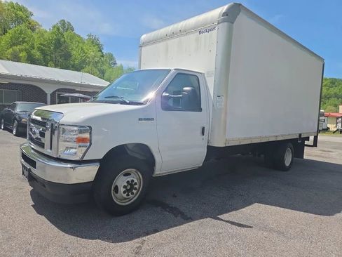 Used 2022 Ford E-350 and Econoline 350 Super Duty RWD image 1