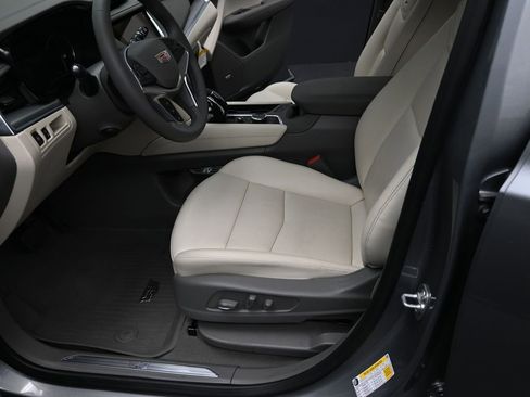 New 2025 Cadillac XT5 Premium Luxury w/ LPO, Floor Liner Package image 10