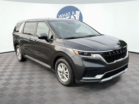 Used 2024 Kia Carnival LX FWD image 3