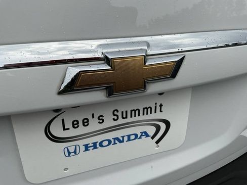 Used 2017 Chevrolet Equinox Premier w/ Enhanced Convenience Package AWD/4WD image 6