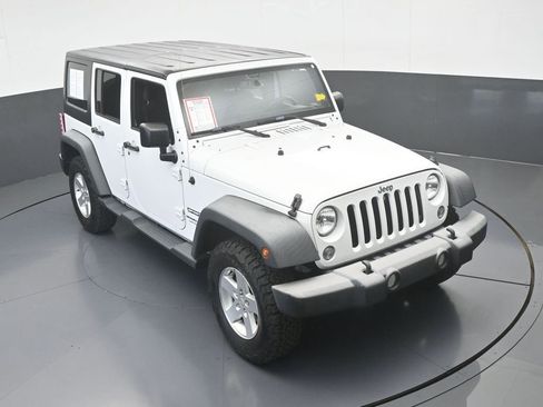 Used 2018 Jeep Wrangler Unlimited Sport S AWD/4WD image 50