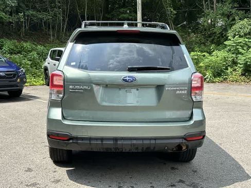 Used 2017 Subaru Forester 2.5i Premium AWD/4WD image 4
