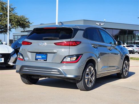 Certified 2023 Hyundai Kona SE image 3