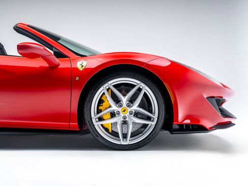 Used 2020 Ferrari 488 Pista Spider image 36