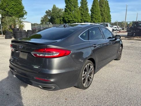Used 2019 Ford Fusion Titanium FWD image 5