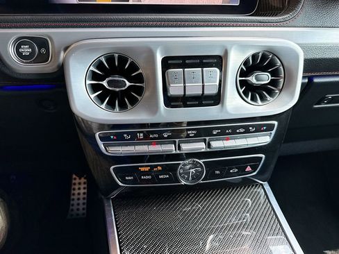 Used 2021 Mercedes-Benz G 550 w/ G Manufaktur Interior Package image 17