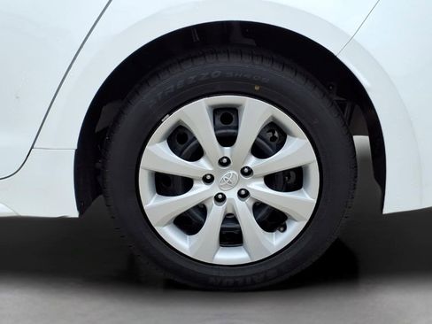 Used 2024 Toyota Corolla LE FWD image 3