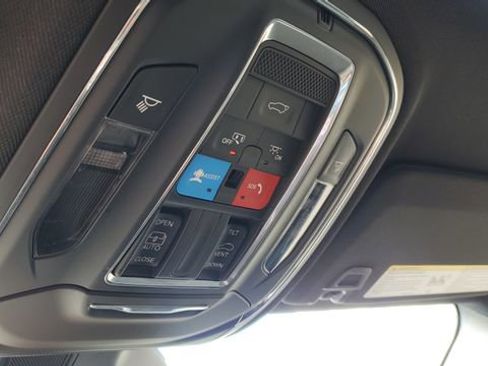 Certified 2024 Jeep Grand Cherokee Altitude image 15