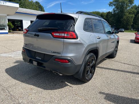 Used 2017 Jeep Cherokee High Altitude w/ Luxury Group AWD/4WD image 7