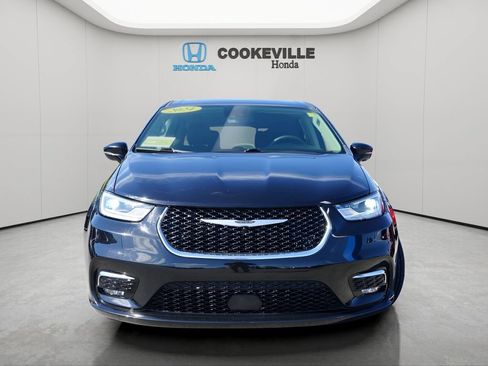 Used 2024 Chrysler Pacifica Touring-L FWD image 4