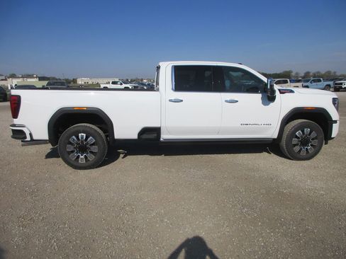 New 2026 GMC Sierra 3500 Denali w/ Denali Reserve Package AWD/4WD image 3