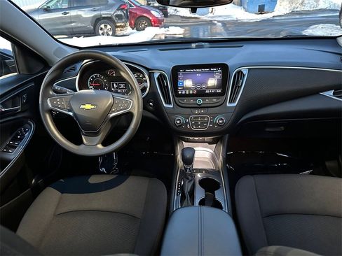 Used 2024 Chevrolet Malibu LT image 19