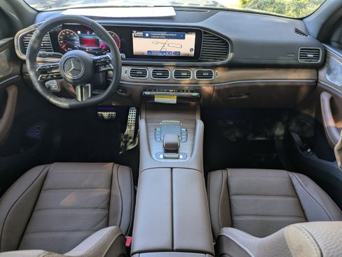 New 2026 Mercedes-Benz GLS 450 4MATIC image 2
