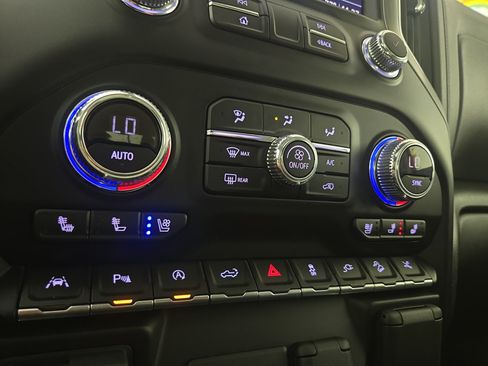 Certified 2021 GMC Sierra 1500 Denali w/ Denali Ultimate Package AWD/4WD image 28
