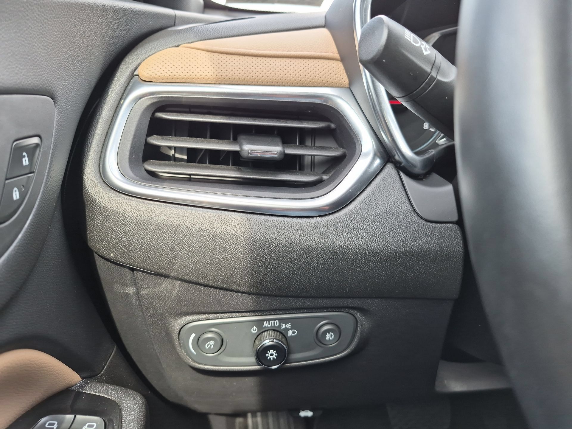Certified 2023 Chevrolet Equinox Premier AWD/4WD image 18