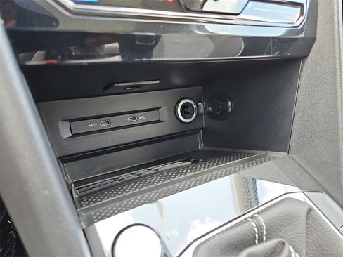 New 2025 Volkswagen Taos SE image 14