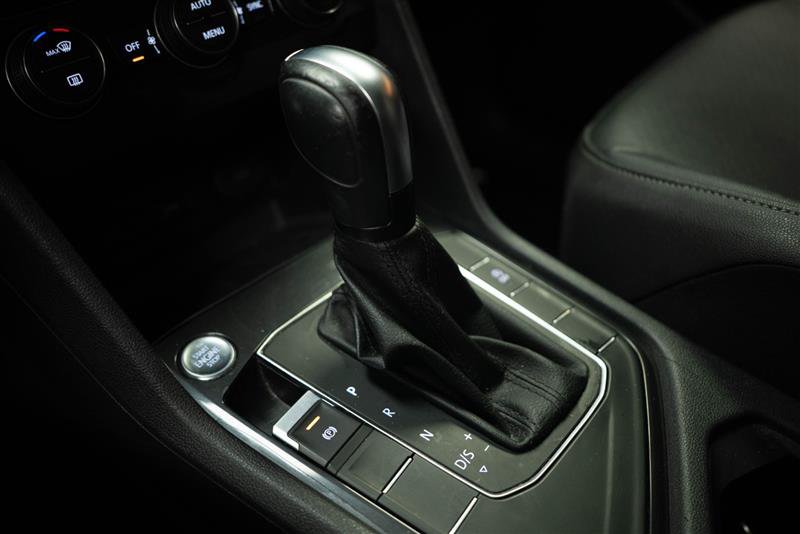 Used 2020 Volkswagen Tiguan SE R-Line FWD image 22
