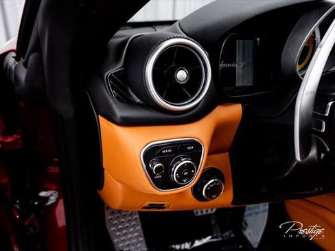 Used 2017 Ferrari California T RWD image 34