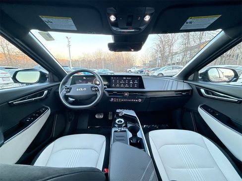 Used 2024 Kia EV6 GT-Line w/ GT-Line White Seat Package image 23