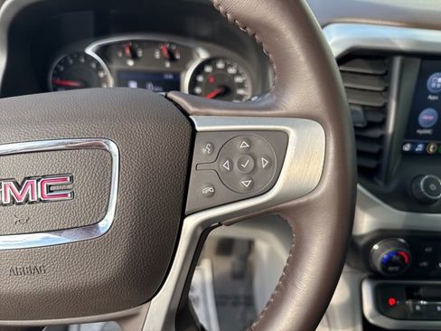 Used 2022 GMC Acadia SLT image 18