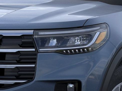 New 2026 Ford Explorer Active RWD image 18