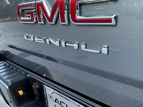 Used 2021 GMC Canyon Denali image 9