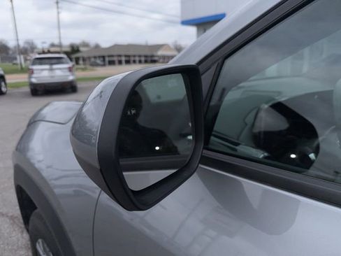 Used 2025 Chevrolet Equinox LT image 23