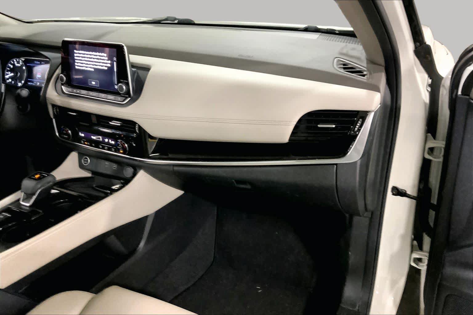 Used 2023 Nissan Rogue SL AWD/4WD image 19
