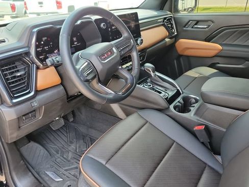 Used 2024 GMC Canyon AT4 w/ AT4 Premium Package AWD/4WD image 19