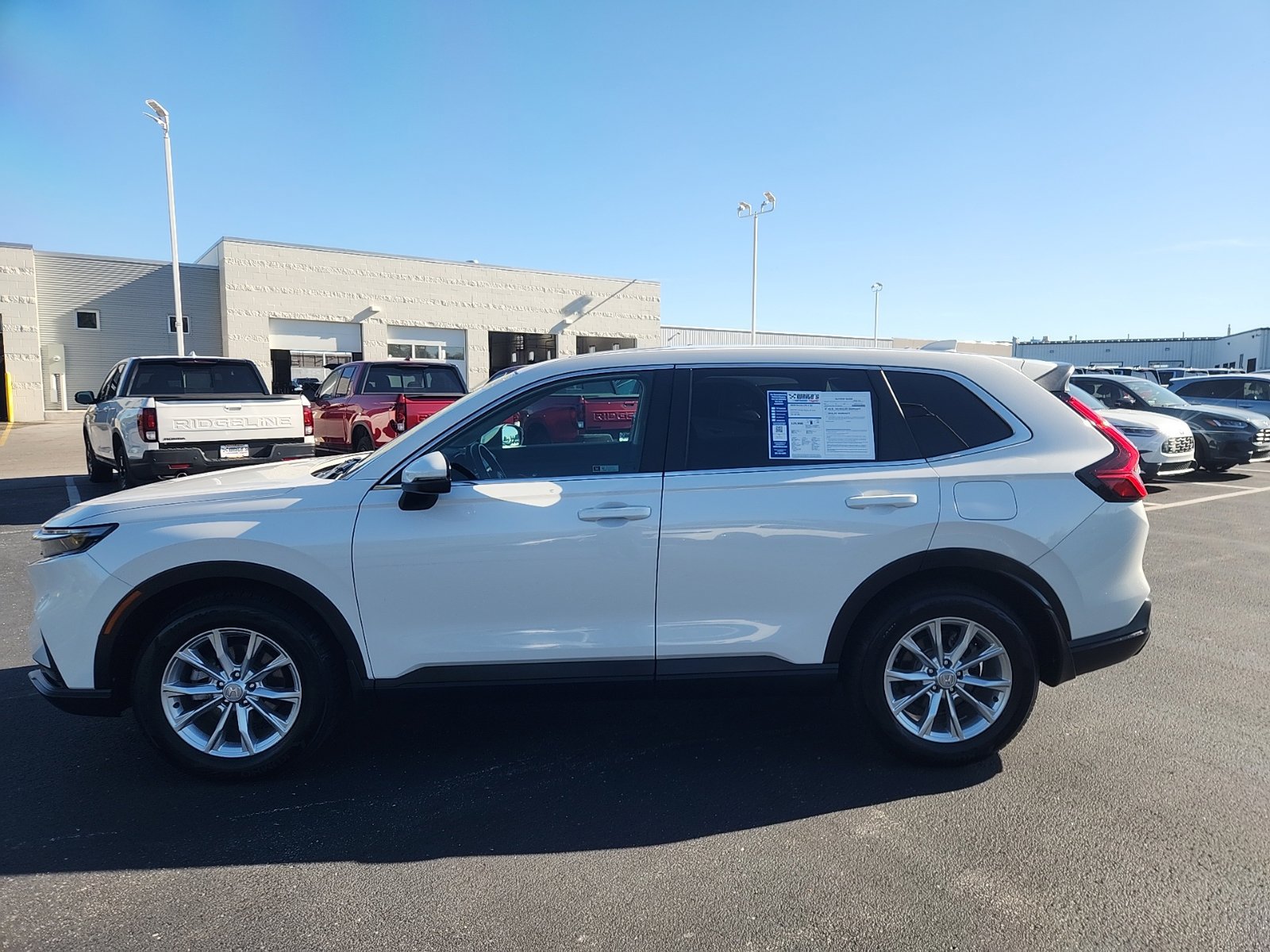 Used 2024 Honda CR-V EX image 3