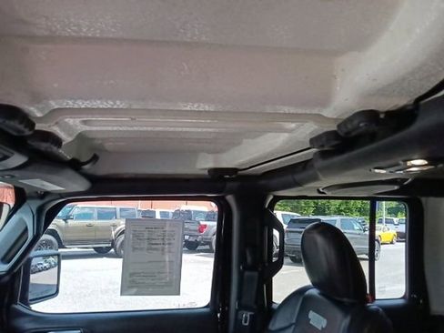 Used 2021 Jeep Wrangler Unlimited Rubicon AWD/4WD image 13