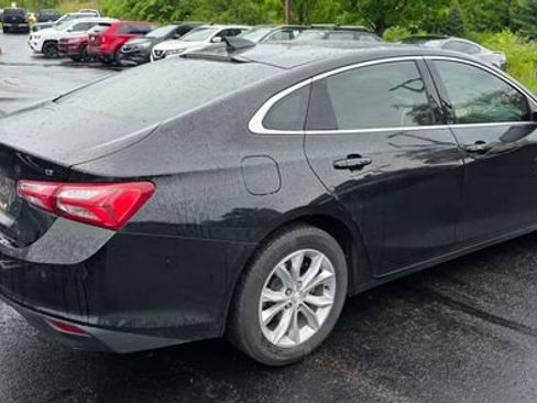 Used 2019 Chevrolet Malibu LT w/ Leather Package FWD image 4