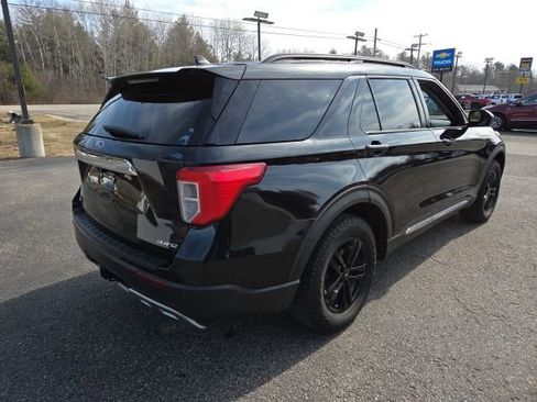 Used 2022 Ford Explorer XLT image 26